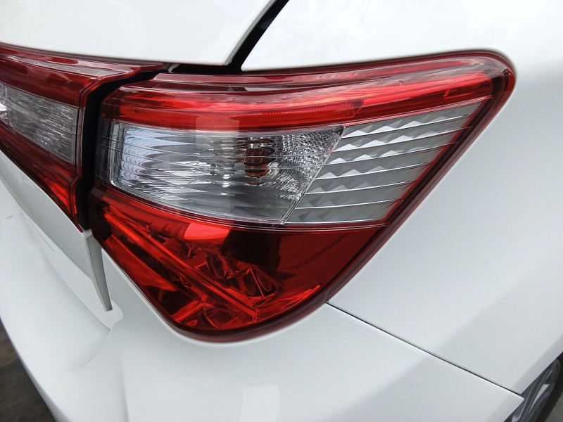 Recambio de piloto trasero derecho para toyota yaris (_p13_) 1.5 hybrid (nhp130_) referencia OEM IAM 815510D610  