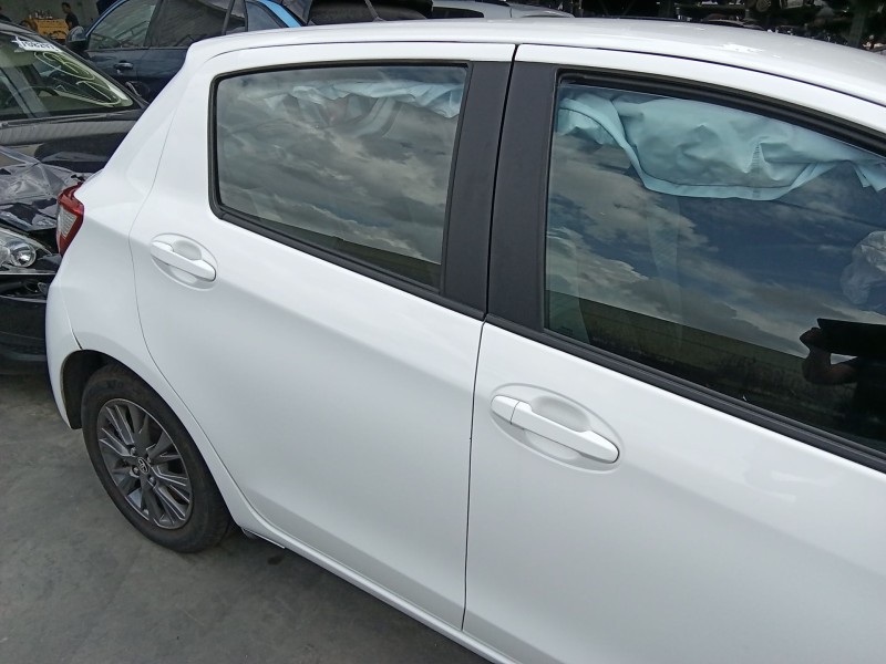 Recambio de puerta trasera derecha para toyota yaris (_p13_) 1.5 hybrid (nhp130_) referencia OEM IAM 670030D530  