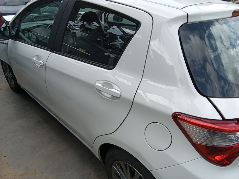 Recambio de puerta trasera izquierda para toyota yaris (_p13_) 1.5 hybrid (nhp130_) referencia OEM IAM 670040D550  