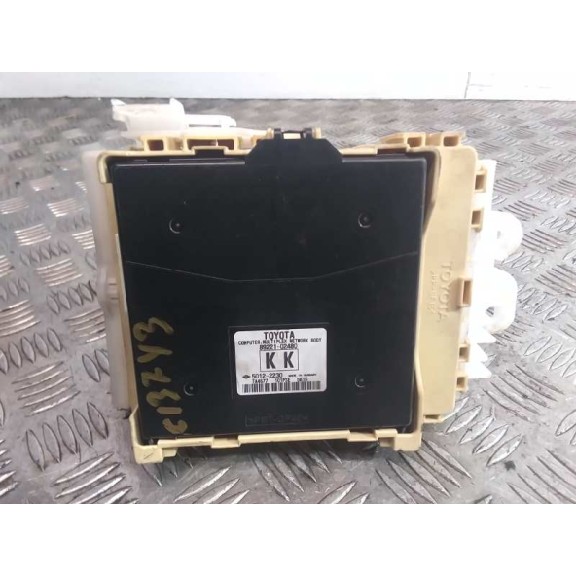 Recambio de caja reles / fusibles para toyota auris hybrid active referencia OEM IAM 8922102480 50122230 