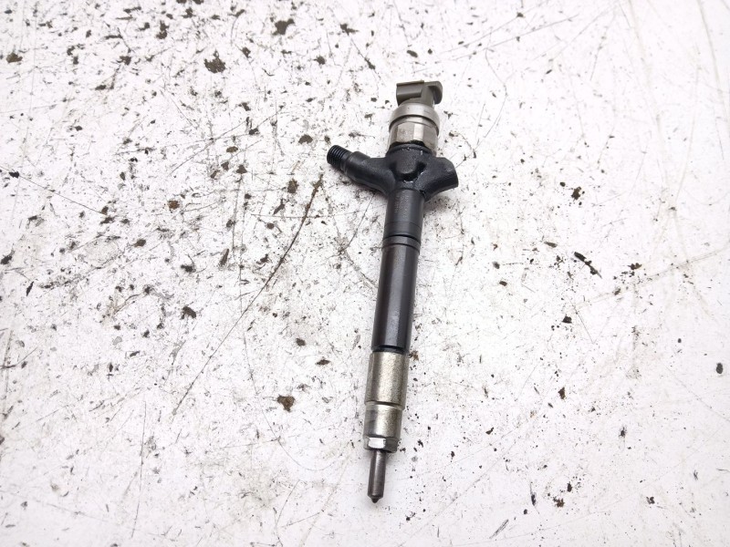 Recambio de inyector para toyota avensis (_t25_) 2.2 d-4d (adt251_) referencia OEM IAM 236700R010  