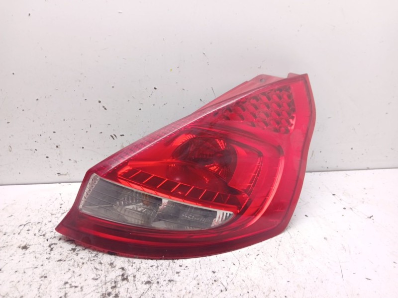 Recambio de piloto trasero derecho para ford fiesta vi (cb1, ccn) 1.4 tdci referencia OEM IAM 8A6113404A  