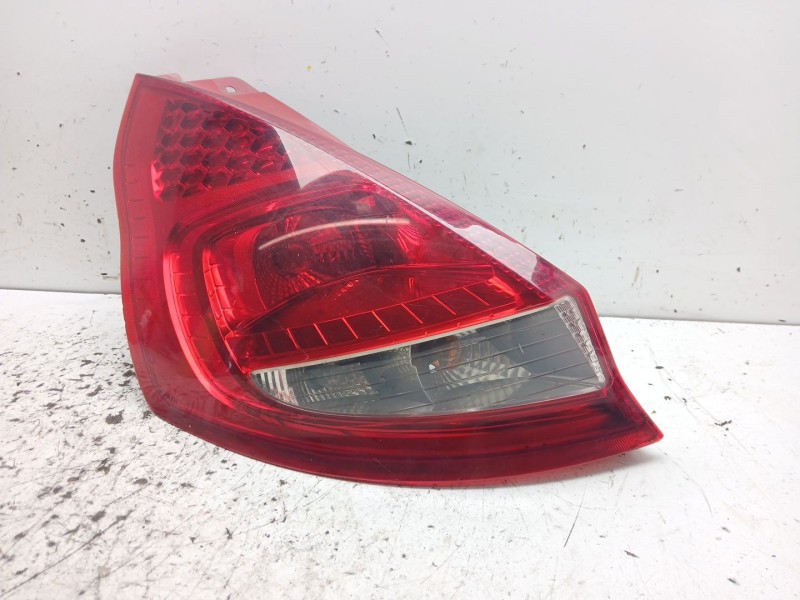 Recambio de piloto trasero izquierdo para ford fiesta vi (cb1, ccn) 1.4 tdci referencia OEM IAM 8A6113405A  