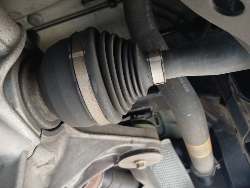 Recambio de transmision trasera derecha para jaguar xe (x760) 2.0 d referencia OEM IAM GX734K138EA  