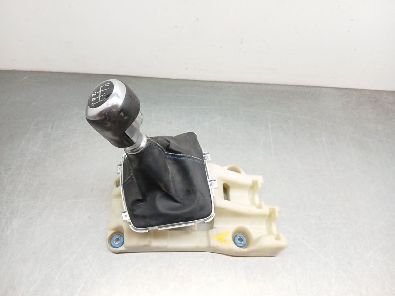 Recambio de palanca cambio para hyundai i30 (gd) 1.6 crdi referencia OEM IAM 43720A5500  