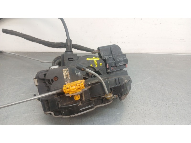Recambio de cerradura puerta delantera izquierda para opel insignia a (g09) 2.0 cdti (68) referencia OEM IAM 13579497  