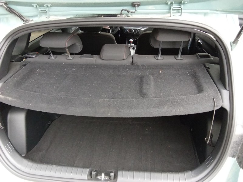 Recambio de bandeja trasera para hyundai i20 iii (bc3, bi3) 1.2 referencia OEM IAM 85930Q0000NNB  