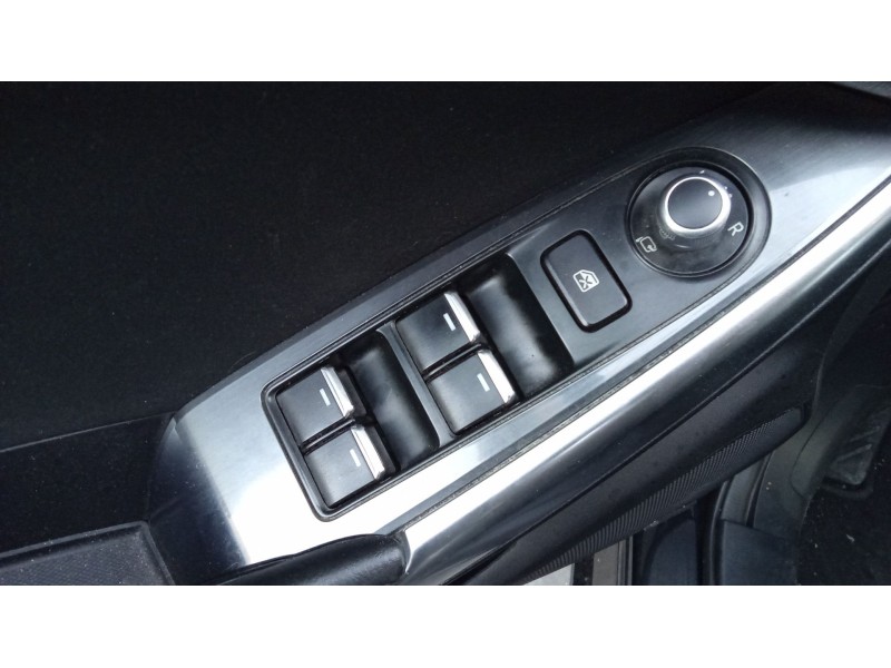 Recambio de mando elevalunas delantero izquierdo para mazda 6 station wagon (gj, gl) 2.2 d referencia OEM IAM GKL166350C  
