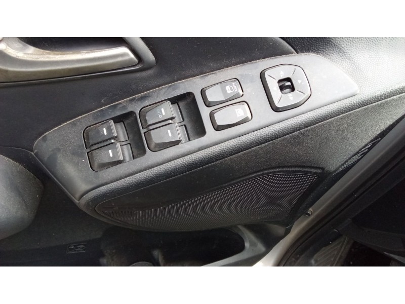 Recambio de mando elevalunas delantero izquierdo para hyundai ix35 (lm, el, elh) 1.7 crdi referencia OEM IAM 935702Y0109P  