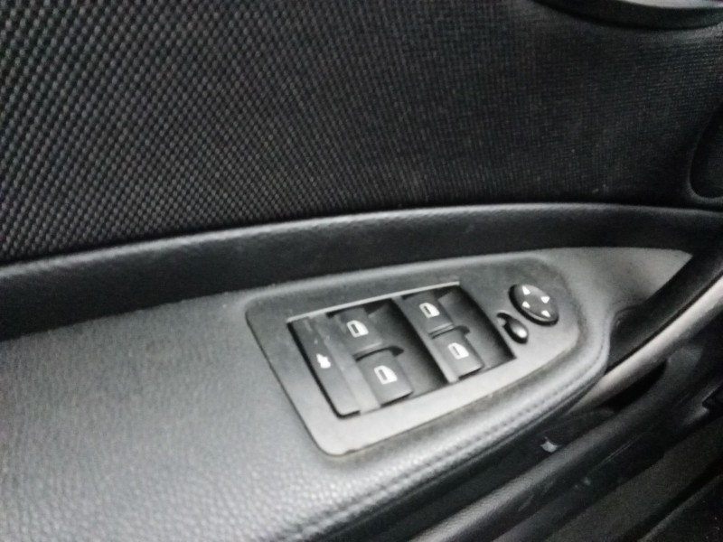 Recambio de mando elevalunas delantero izquierdo para bmw 1 (e87) 118 d referencia OEM IAM 61319216555  