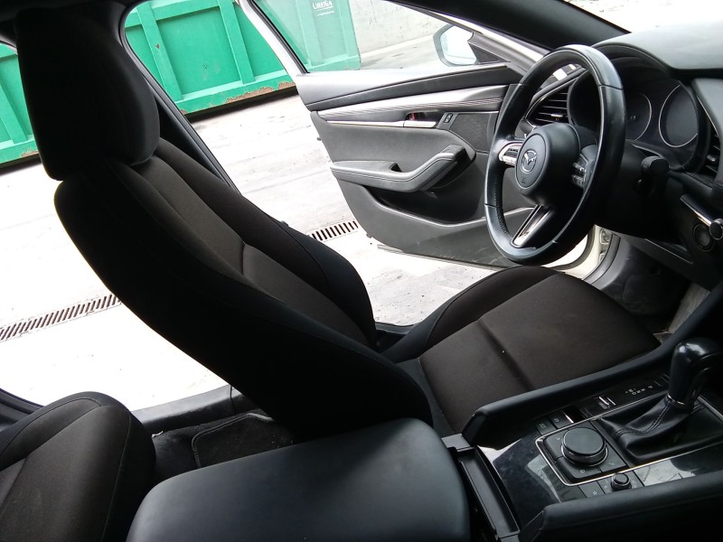 Recambio de asiento delantero izquierdo para mazda 3 hatchback (bp) 2.0 skyactiv-g m hybrid referencia OEM IAM   