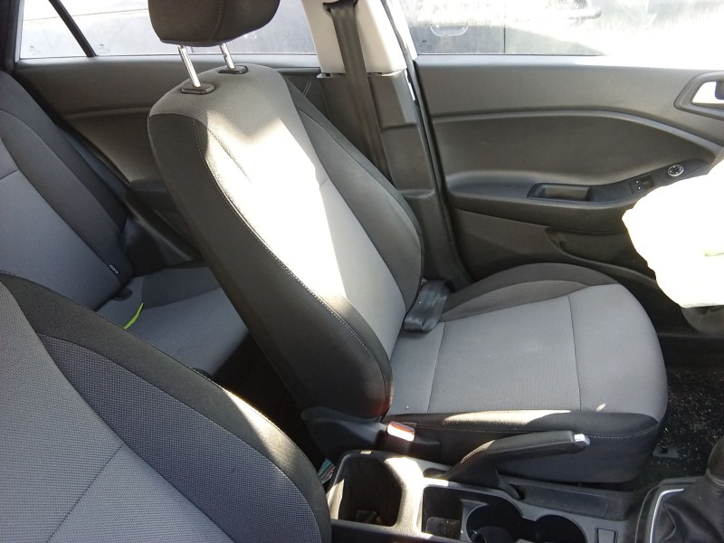 Recambio de asiento delantero izquierdo para hyundai i20 ii (gb, ib) 1.2 referencia OEM IAM   