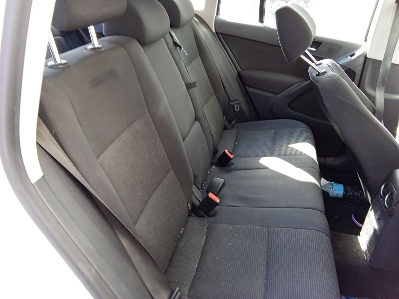 Recambio de asientos traseros para volkswagen tiguan (5n_) 2.0 tdi referencia OEM IAM   