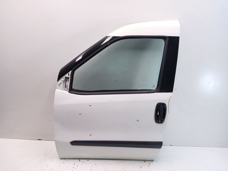 Recambio de puerta delantera izquierda para opel combo furgón/monospace (x12) 1.3 cdti (b05) referencia OEM IAM 95530983  
