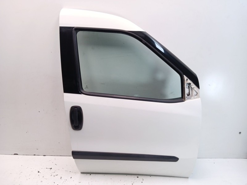 Recambio de puerta delantera derecha para opel combo furgón/monospace (x12) 1.3 cdti (b05) referencia OEM IAM 52122944 95530929 