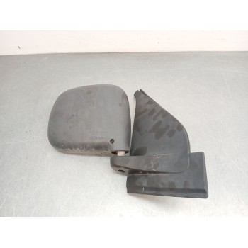 Recambio de retrovisor derecho para nissan serena (c23) 2.3 d referencia OEM IAM 963018c800  