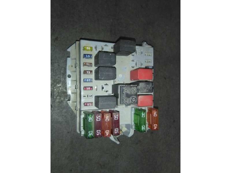 Recambio de caja reles / fusibles para alfa romeo 147 (190) 1.6 16v cat referencia OEM IAM 46558759  
