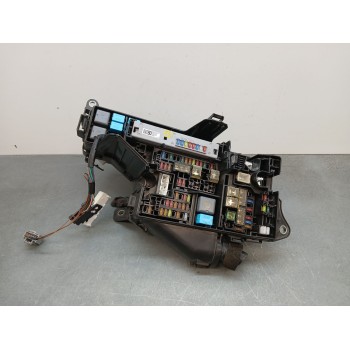 CAJA RELES / FUSIBLES 8264453010a 