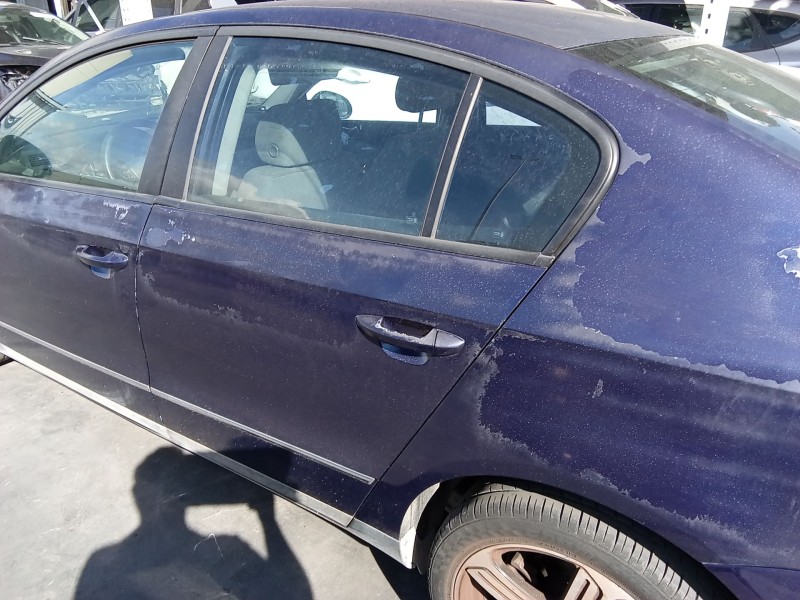 Recambio de puerta trasera izquierda para volkswagen passat b6 (3c2) 2.0 tdi 16v referencia OEM IAM 3C5833055H  