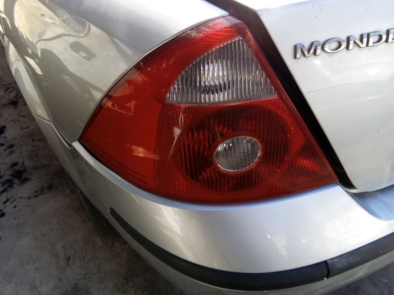 Recambio de piloto trasero izquierdo para ford mondeo iii (b5y) 2.0 tdci referencia OEM IAM 1371861  