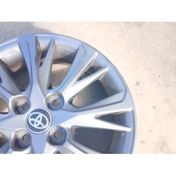 Recambio de llanta para toyota yaris (_p13_) 1.5 hybrid (nhp130_) referencia OEM IAM 426110DG70 x1 15 pulgadas