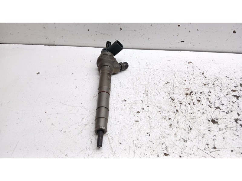 Recambio de inyector para volkswagen sharan (7n1, 7n2) 2.0 tdi 4motion referencia OEM IAM 0445110369 03l130277j 