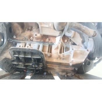 Recambio de despiece motor para land rover discovery 2.7 td v6 cat referencia OEM IAM 276DT SIN CARTER 
