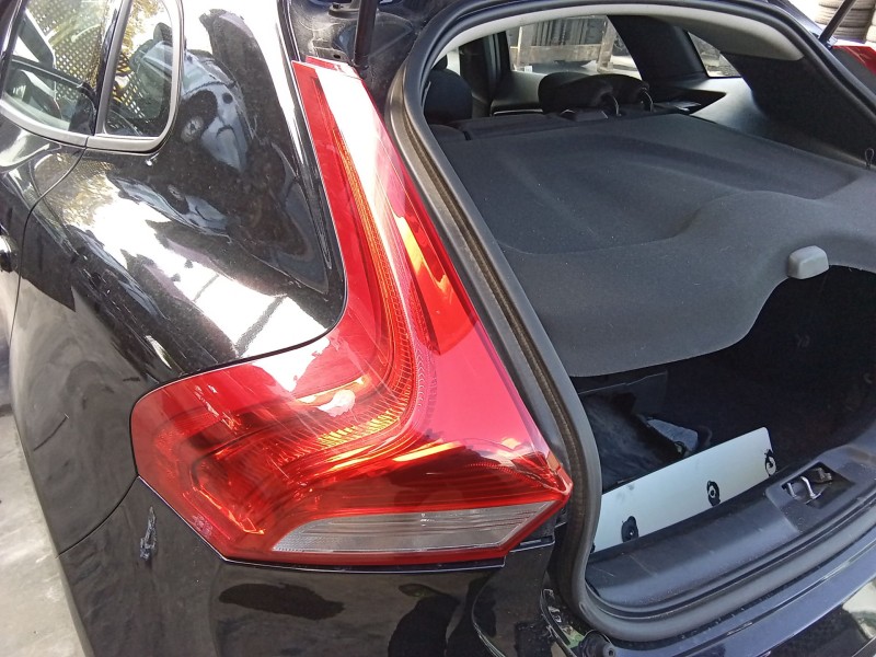 Recambio de piloto trasero izquierdo para volvo v40 hatchback (525) d2 referencia OEM IAM 31395844  