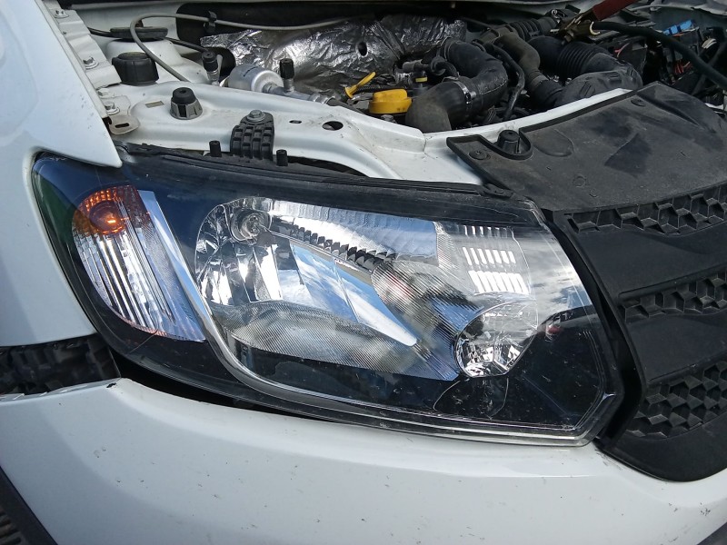 Recambio de faro derecho para dacia sandero ii (b8_) tce 90 (b8m1, b8ma) referencia OEM IAM 260105344R  