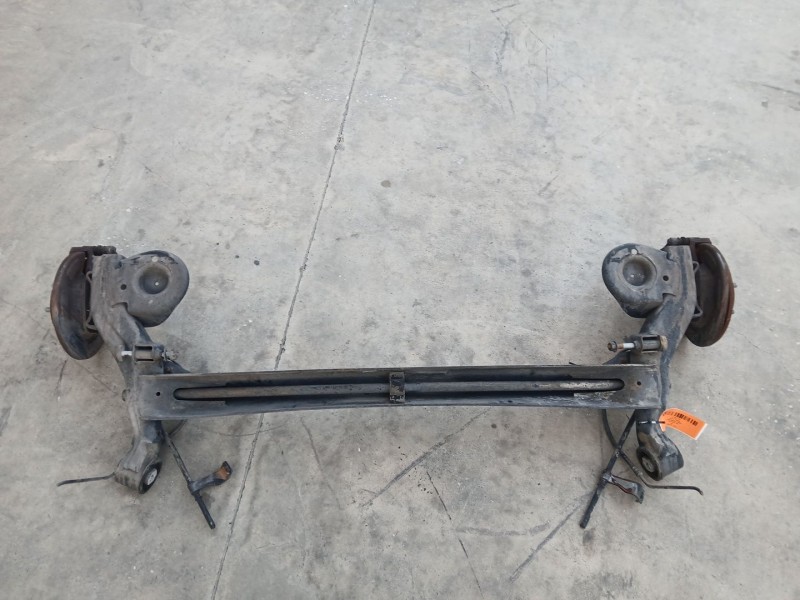 Recambio de puente trasero para kia venga (yn) 1.4 crdi 90 referencia OEM IAM 551001K000  