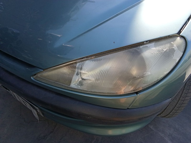 Recambio de faro izquierdo para peugeot 206 hatchback (2a/c) 1.4 i referencia OEM IAM 6204S7  