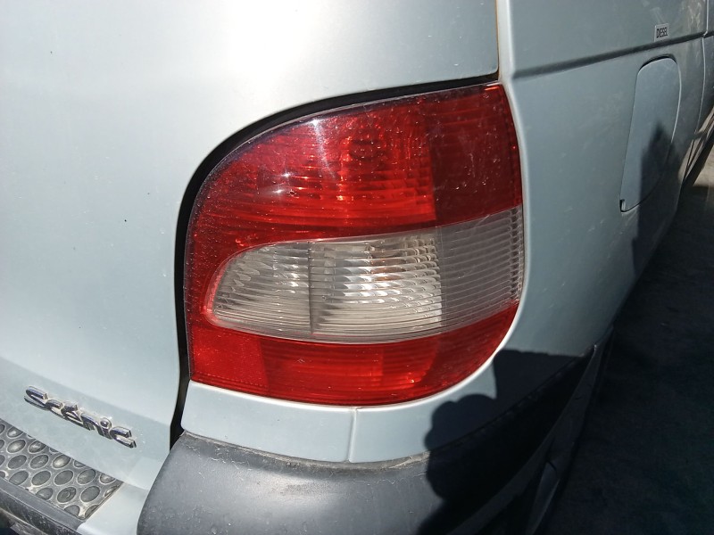 Recambio de piloto trasero derecho para renault megane scénic (ja0/1_) 1.9 d (ja0j) referencia OEM IAM 7701042408  