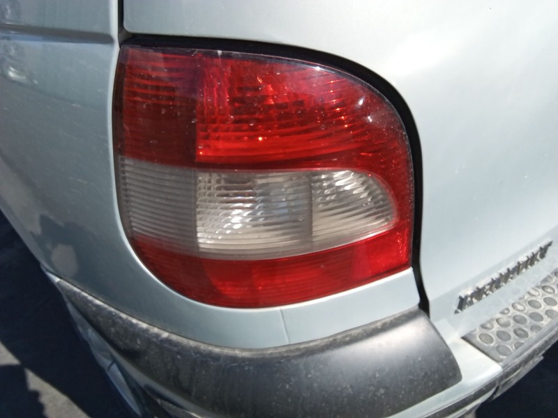 Recambio de piloto trasero izquierdo para renault megane scénic (ja0/1_) 1.9 d (ja0j) referencia OEM IAM 7701042406  