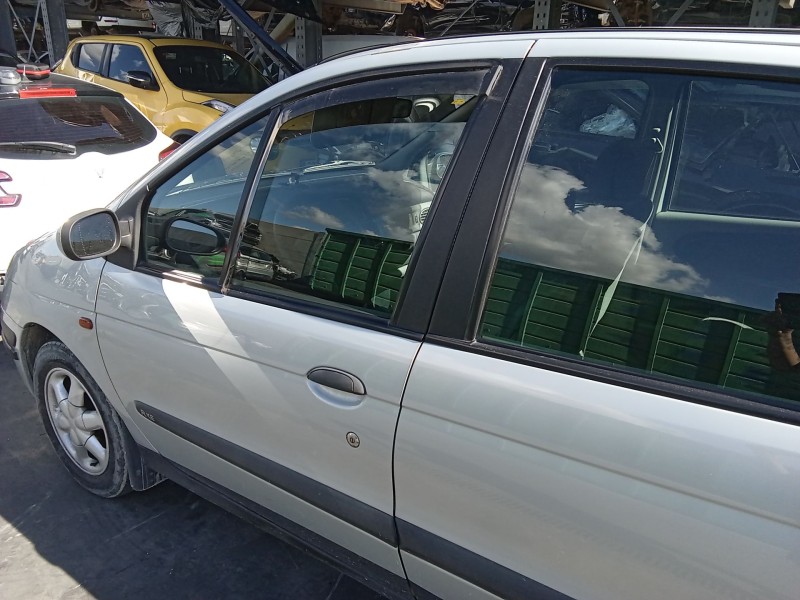 Recambio de puerta delantera izquierda para renault megane scénic (ja0/1_) 1.9 d (ja0j) referencia OEM IAM 7751474575  