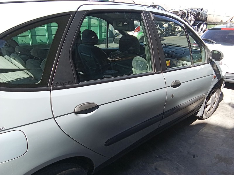 Recambio de puerta trasera derecha para renault megane scénic (ja0/1_) 1.9 d (ja0j) referencia OEM IAM 7751472140  