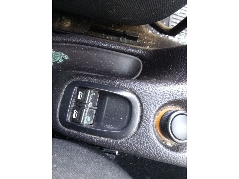 Recambio de mando elevalunas delantero izquierdo para peugeot 206 hatchback (2a/c) 1.4 i referencia OEM IAM VERE4399  