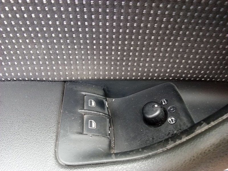Recambio de mando elevalunas delantero izquierdo para audi a3 sportback (8pa) 2.0 tfsi referencia OEM IAM 8Z0959851G5PR  
