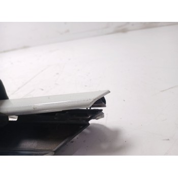 Recambio de rejilla paragolpes central para toyota yaris hsd active referencia OEM IAM 531010D660  