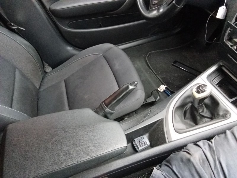 Recambio de apoyabrazos central para bmw 1 (e87) 118 d referencia OEM IAM 51167143597  