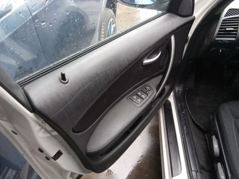 Recambio de guarnecido puerta delantera izquierda para bmw 1 (e87) 118 d referencia OEM IAM 51417133297  
