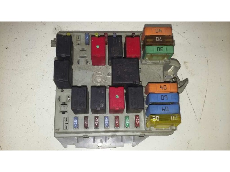 Recambio de caja reles / fusibles para fiat punto berlina (188) 1.3 jtd cat referencia OEM IAM 46835603  