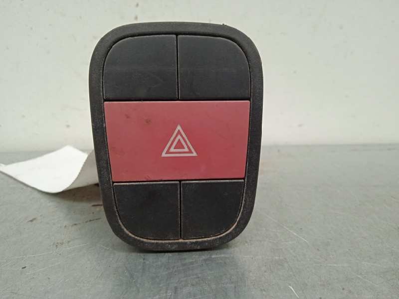 Recambio de warning para fiat fiorino básico referencia OEM IAM B569  