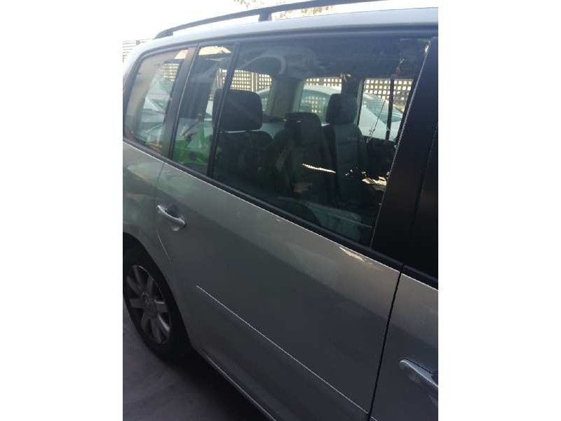 Recambio de puerta trasera derecha para volkswagen touran (1t1) advance referencia OEM IAM  1 GOLPE GRIS