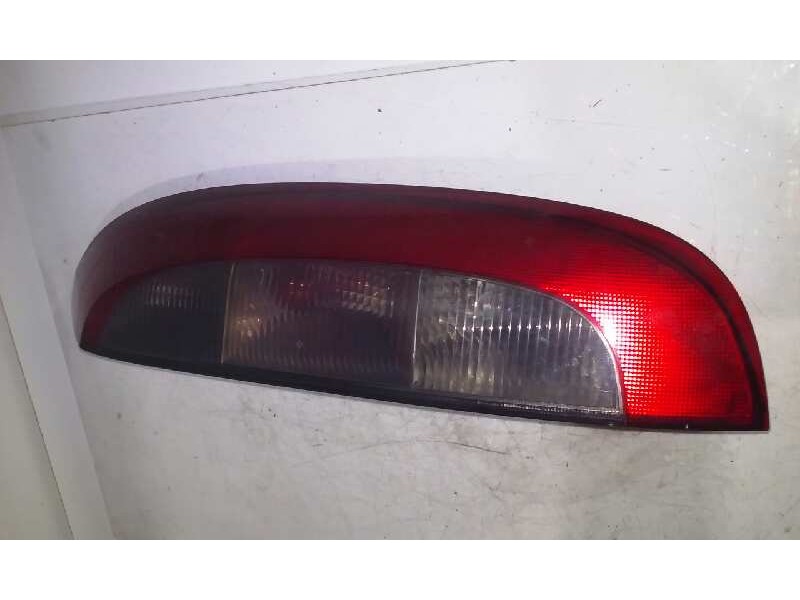 Recambio de piloto trasero derecho para opel corsa c club referencia OEM IAM 09114337  