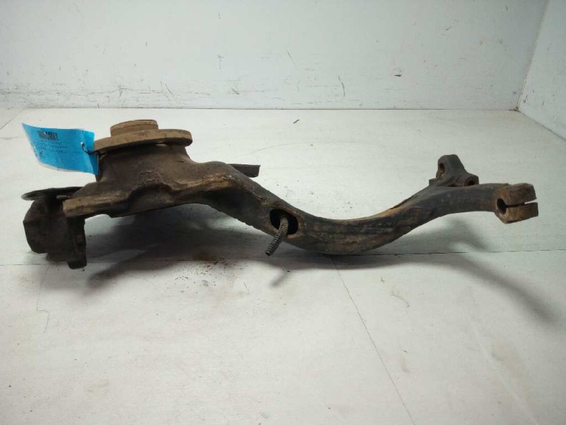 Recambio de mangueta delantera izquierda para audi allroad quattro (4b5) 2.7 t referencia OEM IAM 4Z7407257F  