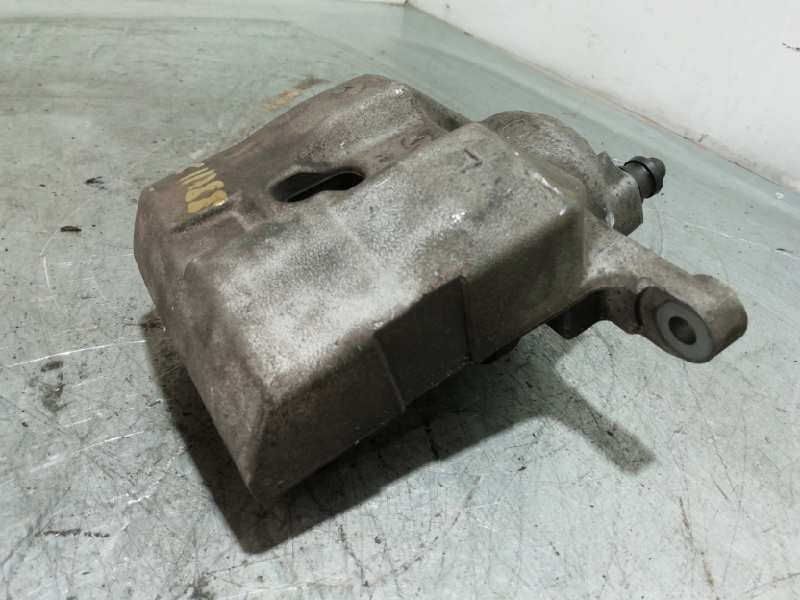 Recambio de pinza freno delantera izquierda para lexus ct 200h referencia OEM IAM  MARCA NO TIENE 