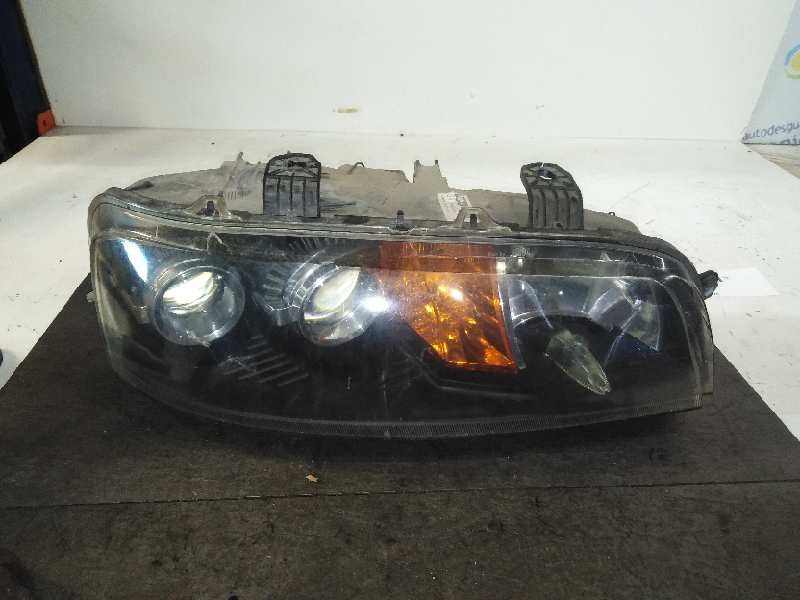 Recambio de faro derecho para fiat punto berlina (188) 1.2 cat referencia OEM IAM 468374000 1º BIFARO