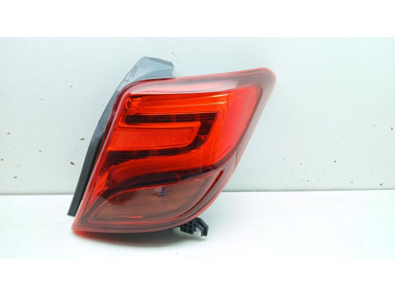 Recambio de piloto trasero derecho para toyota yaris (_p13_) 1.5 hybrid (nhp130_) referencia OEM IAM   