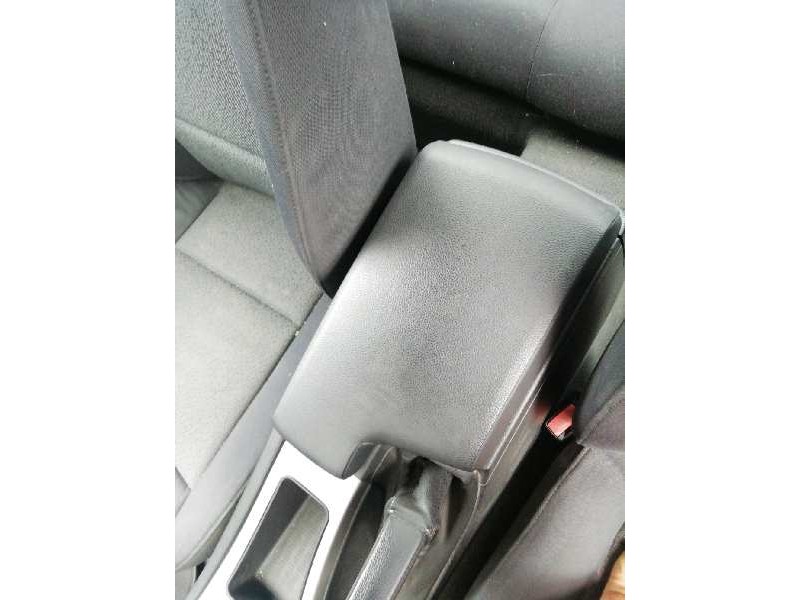 Recambio de apoyabrazos central para bmw serie 3 berlina (e90) 330i referencia OEM IAM   