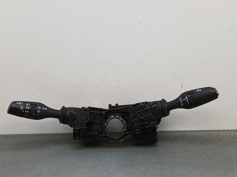 Recambio de mando multifuncion para lexus is iii (_e3_) 300h (ave30_) referencia OEM IAM 3035017f773  